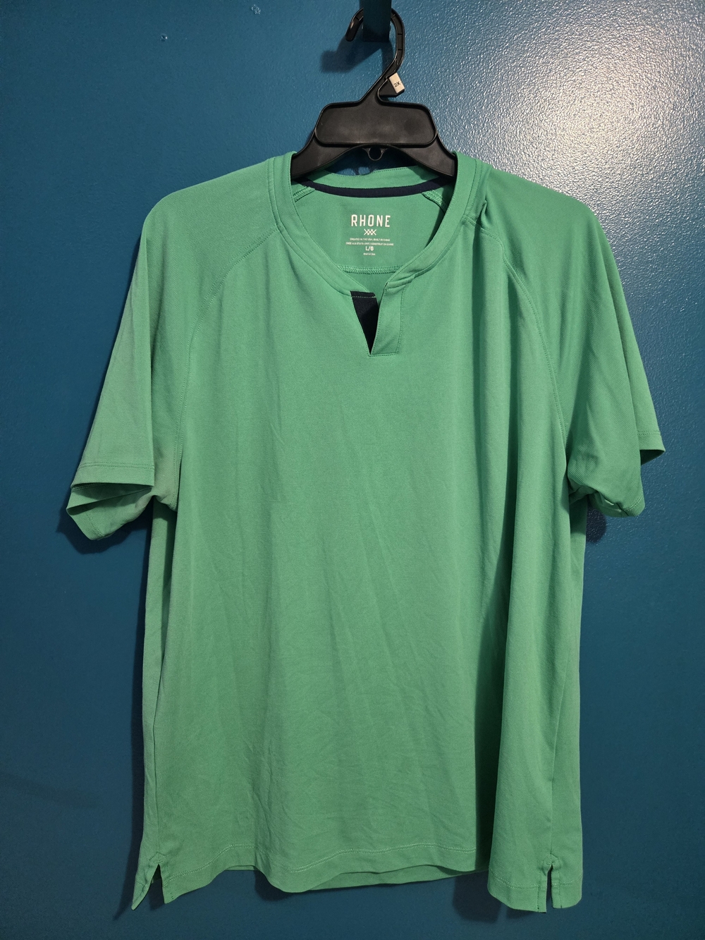 RHONE Men’s Mint Green Notch-Neck Performance Polo